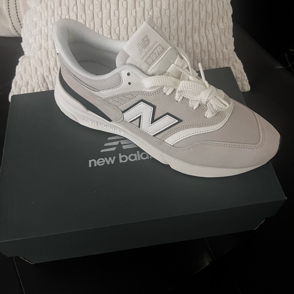 New Balance 997H Greyish Cream & White Sneaker
